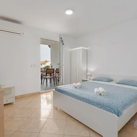 Klimatisierte Marica 2 Mit Balkon * Porec