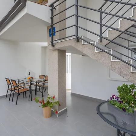Klimatisierte Marica 2 Mit Balkon Porec
